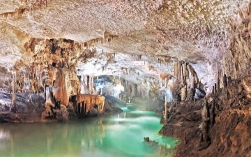 الصورة: اعتبارا من 15 يوليو.. لبنان يعيد افتتاح مغارة جعيتا أمام الزوار