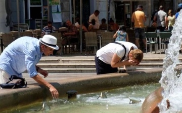 الصورة: بسبب الحر.. وفاة 1180 شخصا في إسبانيا خلال شهرين