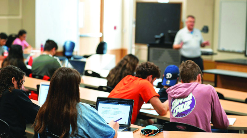 الذكاء الاصطناعي التوليدي يُشكّل تحدياً للنظام التعليمي. من المصدر