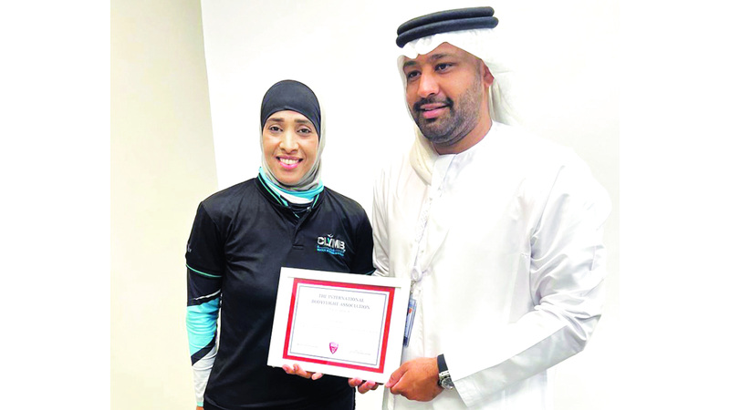 هندة صليح تحصل على أعلى تصنيف يُمنح في مجالها بعد أن حازت رقمين قياسيين في موسوعة &laquo;غينيس&raquo;. الإمارات اليوم