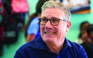 الصورة: رغم حظر التطبيق على الأجهزة الحكومية.. ستارمر يطلق حسابه على "تيك توك"