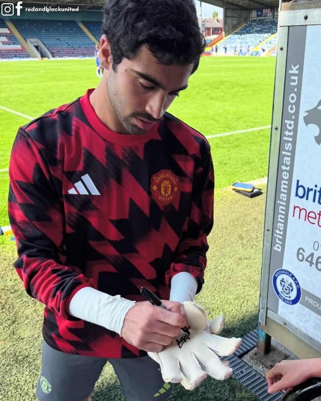 مانشستر يونايتد يدرس التعاقد مع حارس مرمى إماراتي