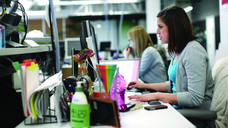 لم يثبت أن سياسات العودة إلى العمل في المكتب تزيد إنتاجية الشركات. رويترز