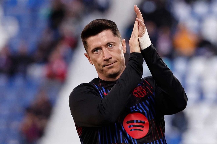 ليفاندوفسكي يرفض راتب 100 مليون يورو سنوياً من نادي عربي