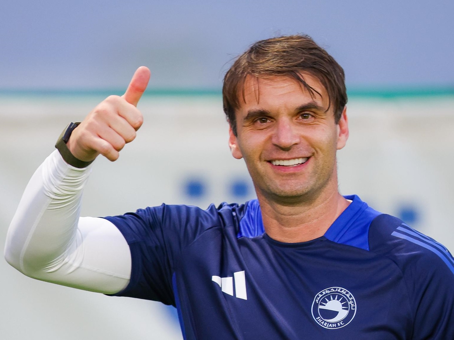 ميلوش يكشف عن مشكلة في استعدادات الشارقة.. ويحدد الهدف من الدوري