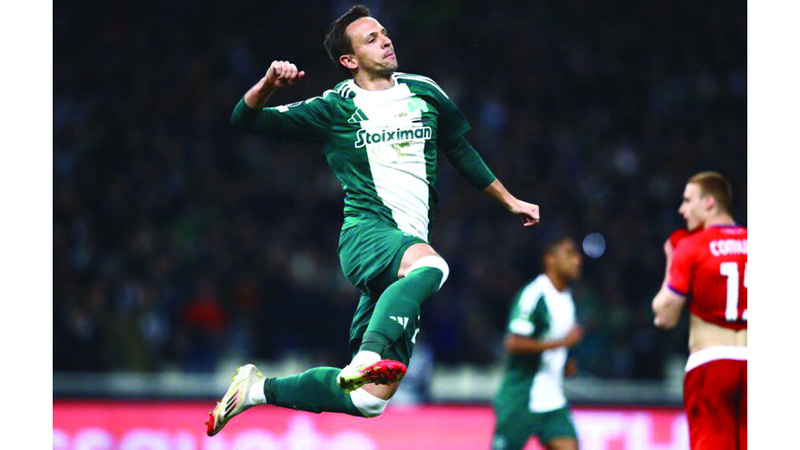 شباب الأهلي يتعاقد مع نجم منتخب صربيا ماكسيموفيتش