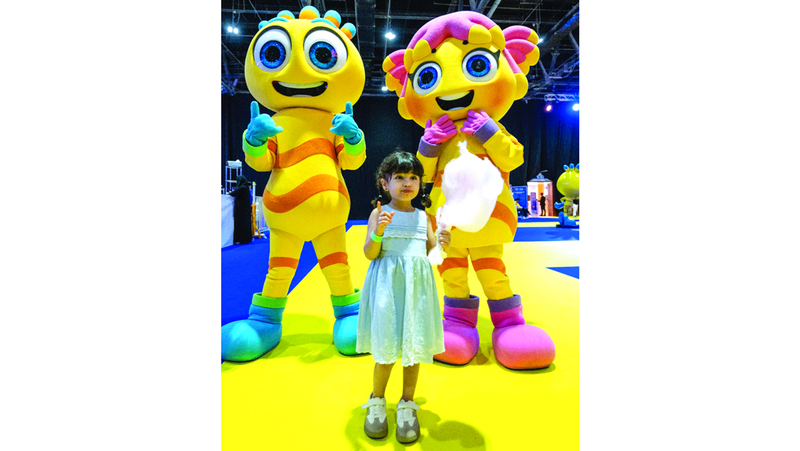 طفلة تستمتع بزيارة عالم مدهش في دبي خلال موسمه الصيفي الحالي. تصوير: يوسف الهرمودي