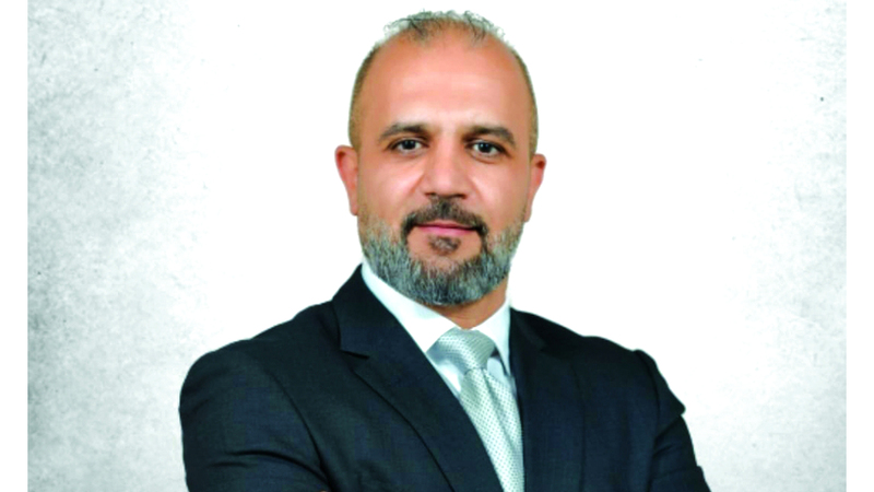 الدكتور أحمد بهاء موسى: كثير من الطلبة يعانون مع بداية العام الدراسي من آلام في الظهر والكتفين والرقبة، والشعور بالإجهاد العام، نتيجة حمل الحقائب ذهاباً وإياباً يومياً.