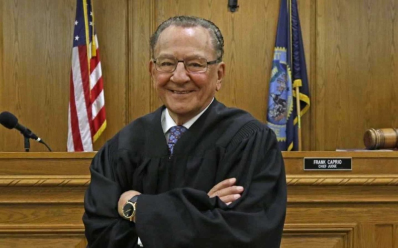 الصورة: بعد رسالة مؤثرة.. وفاة "القاضي الرحيم" فرانك كابريو