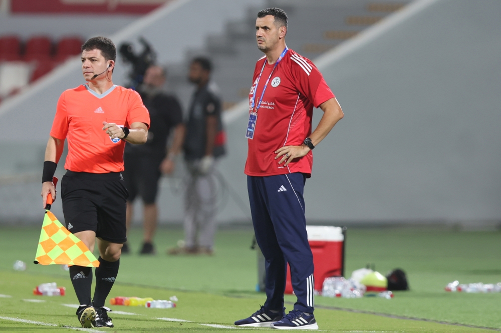 مدرب الجزيرة حمزة سرار: لم أخشَ تحمل المسؤولية بعد رحيل عموتة.. تحليت بالشجاعة