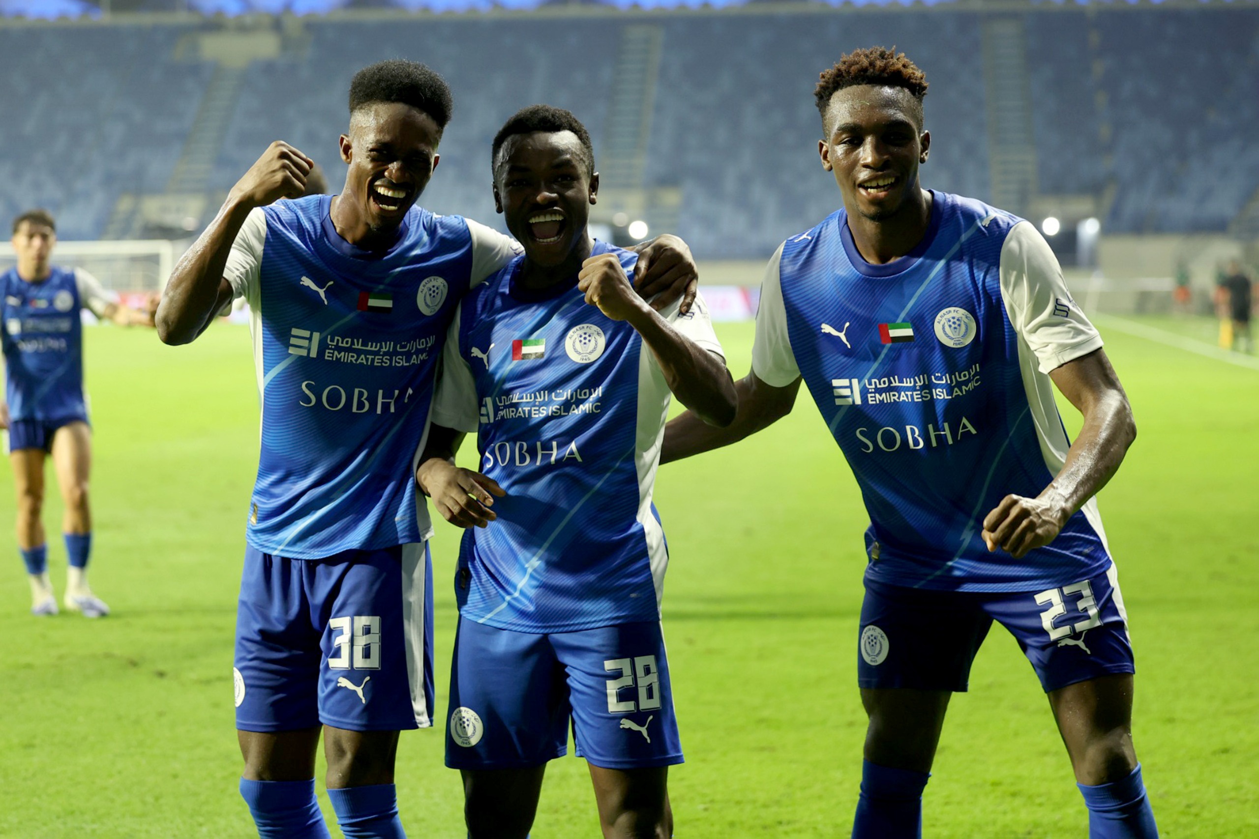 توريه يكتب «النصر» على عجمان.. ويضمن صدراة الدوري لـ«العميد»