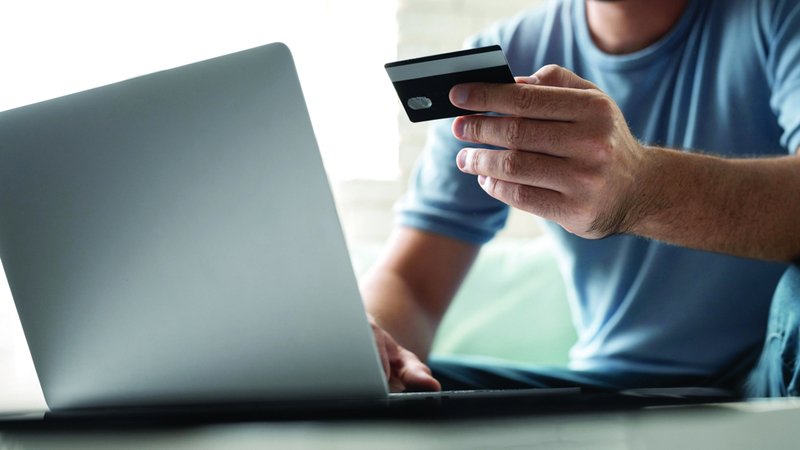 المنصات والصفحات الوهمية تدعي أنها تتعامل مع الشكاوى بسرية. أرشيفية