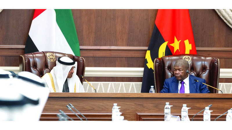 رئيس الدولة ورئيس أنغولا خلال جلسة المباحثات. من المصدر