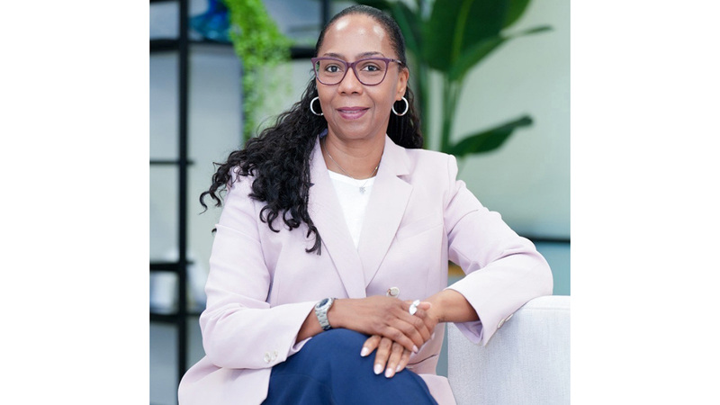 منى وليد: تعلّمت أن أقود بهدوء وثقة، وحوّلت التحديات إلى محطات صقلت شخصيتي بدلاً من أن تُعيقها.