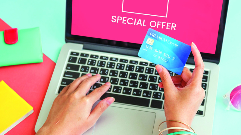 الأهلي أوصى عند تجربة منصات جديدة ببدء الشراء بمنتجات صغيرة لاختبار المصداقية. أرشيفية