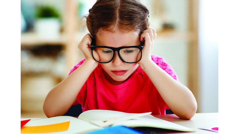 إهمال الإعاقات البسيطة التي يعانيها بعض الأطفال يتسبب لهم مستقبلاً في ضعف العلاقات الاجتماعية. أرشيفية