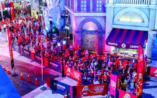 الصورة: 500 سيدة في سباق احتفاء بإنجازات المرأة الإماراتية