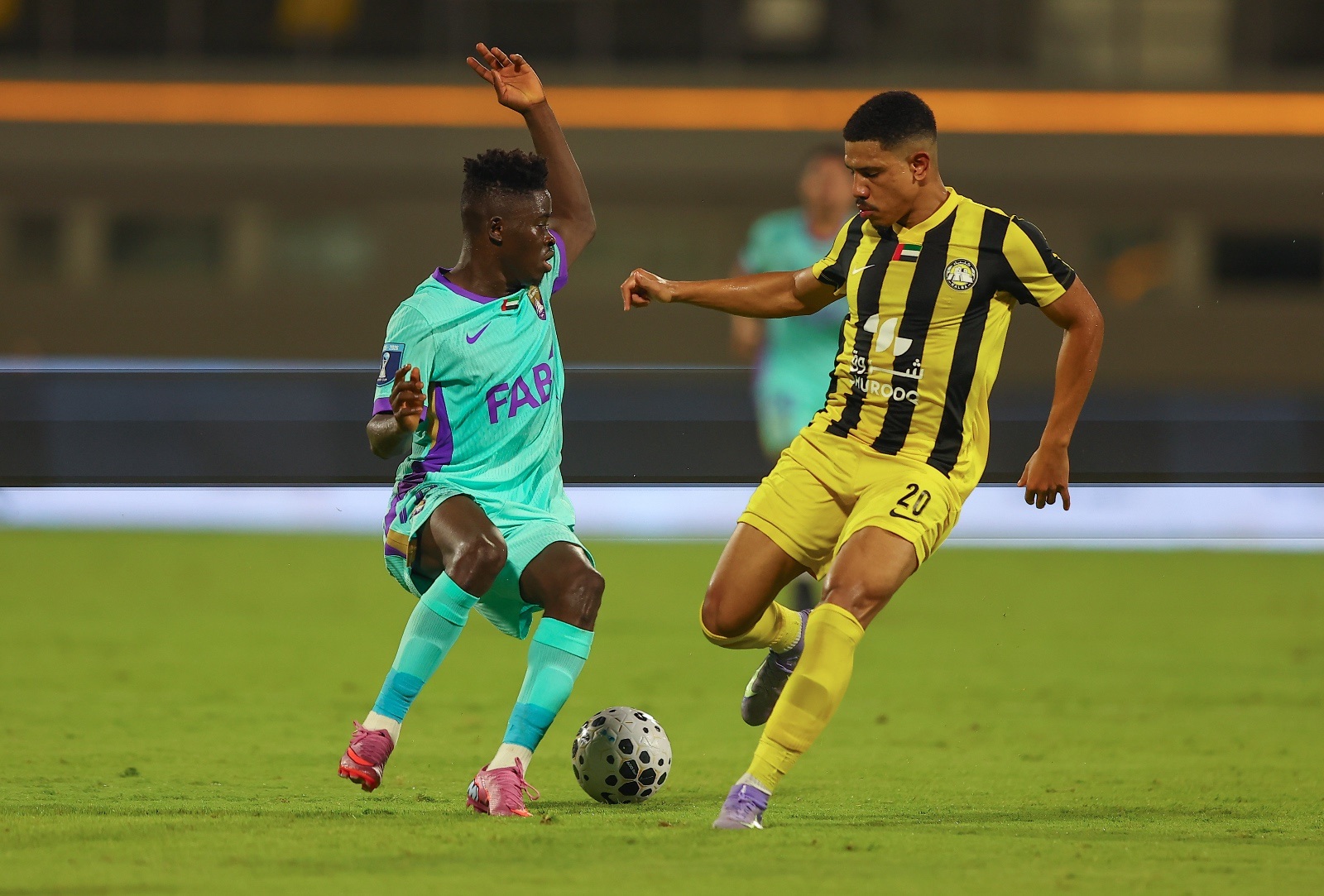 بالركلات.. العين يتجنب الوداع المبكر لكأس المحترفين