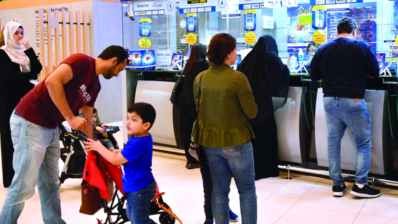 قطاع الصرافة في الدولة من القطاعات الأكثر موثوقية في مجال التحويل المالي. أرشيفية