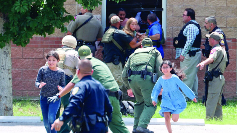 مسؤولو موارد المدارس يؤدون أحد أصعب أدوار الشرطة. رويترز