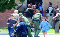 الصورة: تحصين المدارس في أميركا ضد إطلاق النار يكلف أموالاً طائلة