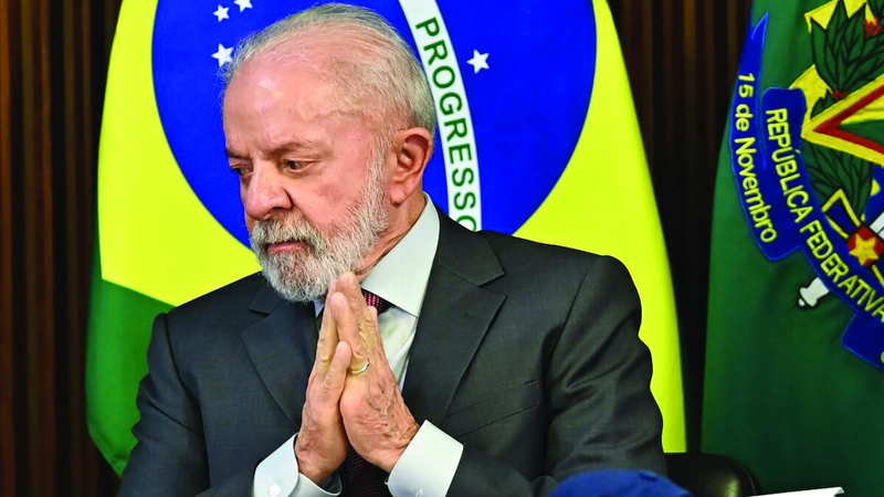 الرئيس دا سيلفا تغلب على بولسونارو بفارق قليل. من المصدر