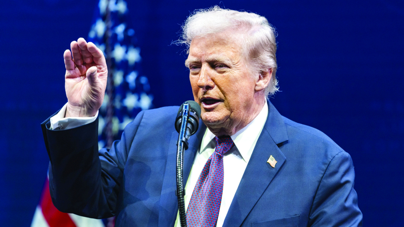 ترامب أقنع زيلينسكي بوقفٍ لإطلاق نار غير مشروط لمدة 30 يوماً. إي.بي.إيه