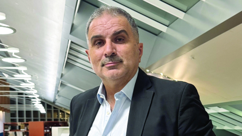 سليمان حذيفة: شعراء المحكي لديهم مجال أوسع في التعاطي مع الصورة الشعرية، والإدهاش باللهجة المحكية يكون أكبر.