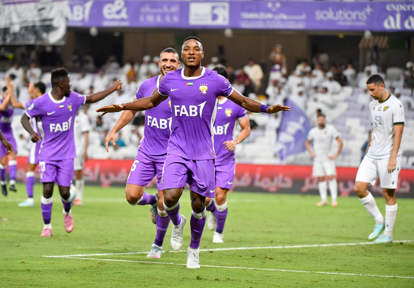 لابا كودجو يتجاوز أسطورة «الغزال» ويدخل تاريخ الزعيم