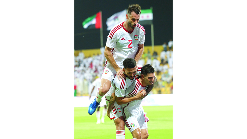 المنتخب الوطني يتسلح بخبرة نجوم الدوري قبل خوض مباراتَي ملحق المونديال أمام قطر وعُمان. تصوير: سالم خميس