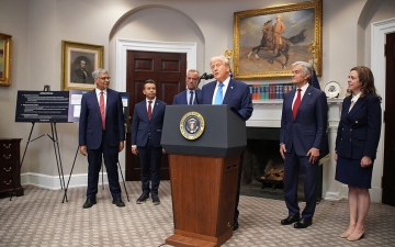 الصورة: "يسبب التوحد".. ترامب يحذر النساء الحوامل من دواء "الباراسيتامول"