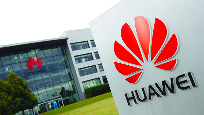 الشركات الصينية الكبيرة قادرة أكثر على استقطاب المستشارين الأجانب في وقت قصير. رويترز