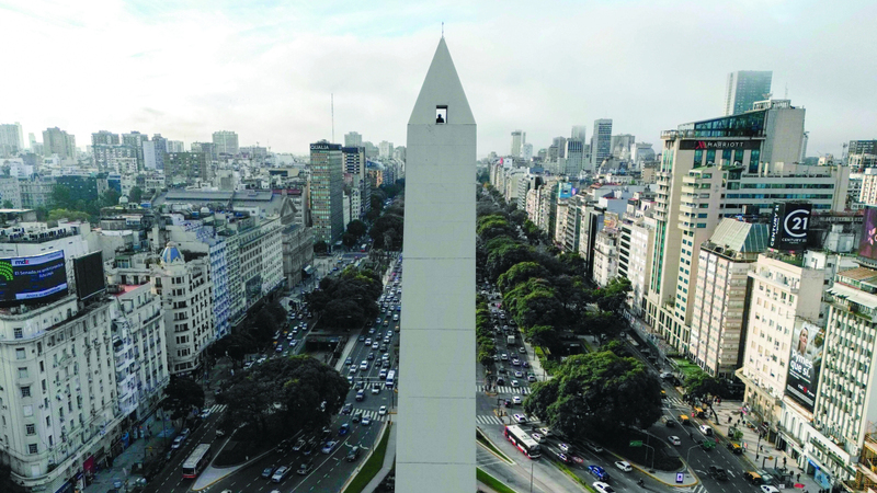 التحديات في الأرجنتين تختلف جذرياً عن تلك التي واجهت تاتشر في ثمانينات القرن الـ20. أ.ف.ب