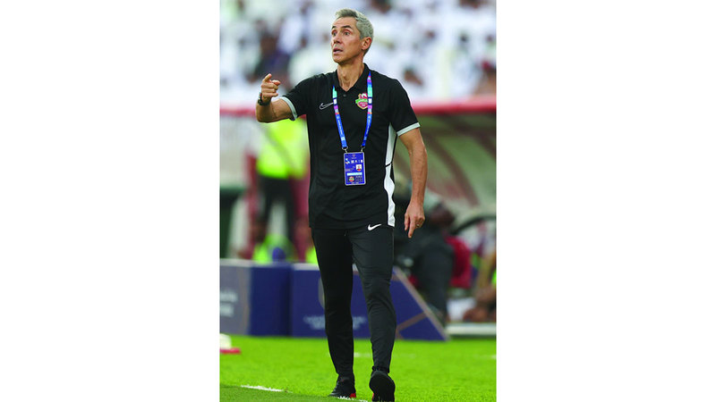 البرتغالي باولو سوزا يتطلع إلى العودة من ملعب الاتحاد بنتيجة إيجابية. تصوير: سالم خميس