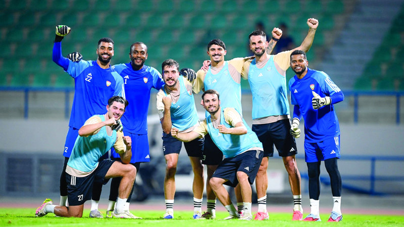 خلال تدريبات المنتخب الحالي استعداداً لمباراتَي الملحق. من المصدر