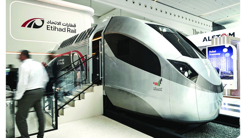 القطارات مصمَّمة لاستيعاب 400 راكب في القطار الواحد. وام