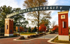 الصورة: منشور ينتقد تشارلي كيرك يتـــسبب في فصـــــل مــــــوظفة جامعية بأميركا