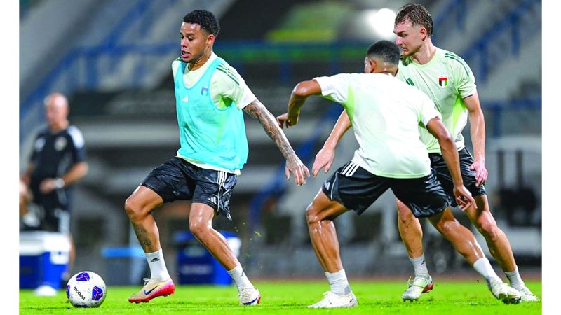 المنتخب الوطني بدأ معسكر الإعداد في دبي. من المصدر