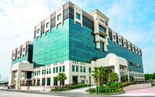 الصورة: مطالبة بـ 10.4 ملايين درهم تعويضاً عن اتهام بتوريد إبر تخسيس «مقلدة»