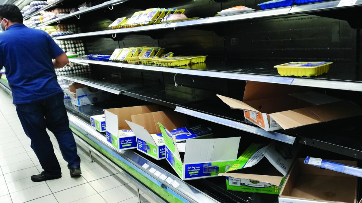 مستهلكون ينتقدون طرح منافذ تخفيضات قصيرة مشروطة ومقيدة 