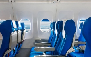 الصورة: 10 آلاف درهم تعويضاً لمسافرة بسبب خلل في «كرسي الطائرة»