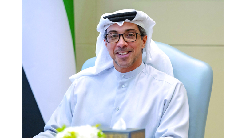 منصور بن زايد: تحية تقدير واعتزاز لمعلمي الإمارات الذين واصلوا رسالتهم في ترسيخ مكانة الوطن بين الأمم المتقدمة.