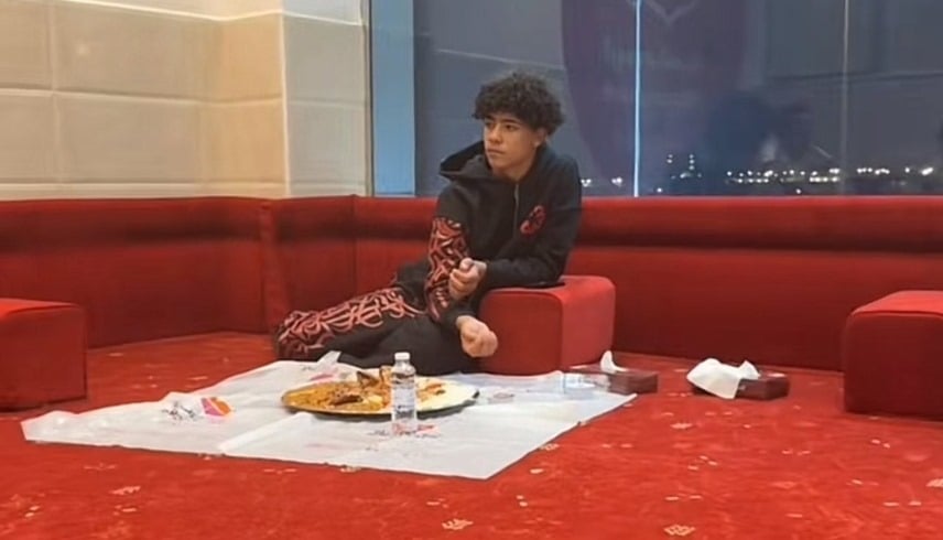 صورة نجل كريستيانو جونيور مع "الكبسة" تثير الجدل