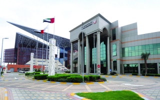 الصورة: صاحب شركة يُحوّل 23.5 ألف درهم لموظف سابق بالخطأ