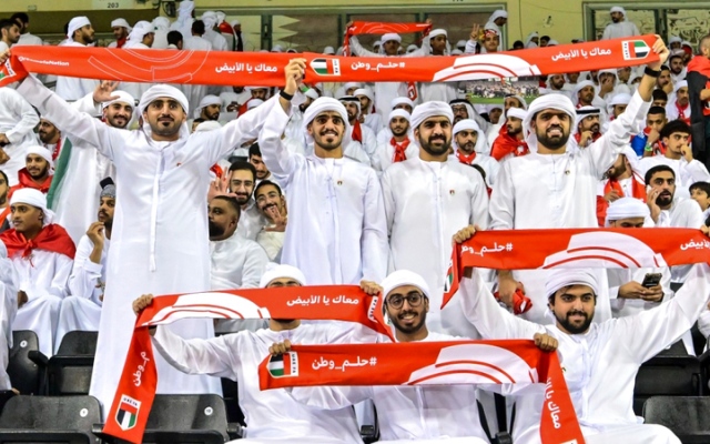 الصورة: بالصور.. جماهير «الأبيض» تُزيّن استاد جاسم بن حمد