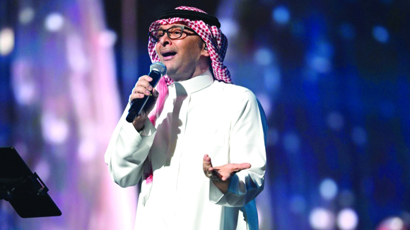 عبدالله قدّم العديد من أغنياته خلال الحفل. الإمارات اليوم