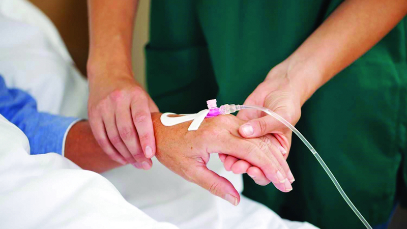 مسنّون طالبوا بضرورة إدخال الأدوية منخفضة الكلفة ذات المادة الفعالة نفسها ضمن الوصفات التي يكتبها الأطباء. أرشيفية