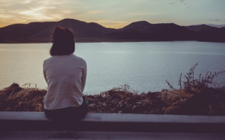 الصورة: طبيب نفسي يحذر من هذه الأعراض: استمرار 5 منها لأسبوعين تعني أنك مصاب بالاكتئاب