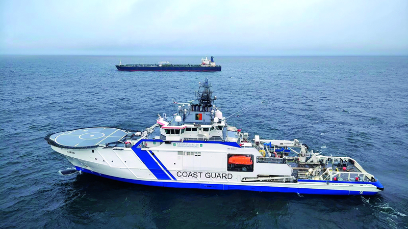 سفينة «تورفا» التابعة لخفر السواحل الفنلندي خلال دورية روتينية. رويترز