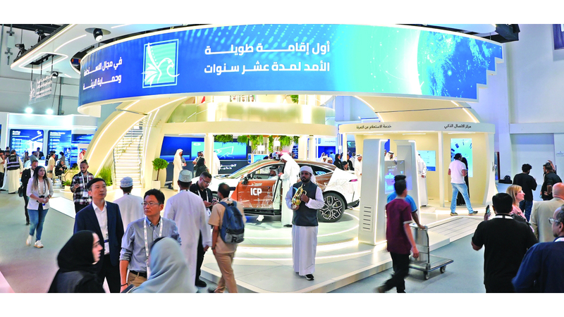 جانب من مشاركة «الهوية والجنسية» في معرض «جيتكس غلوبال 2025». وام